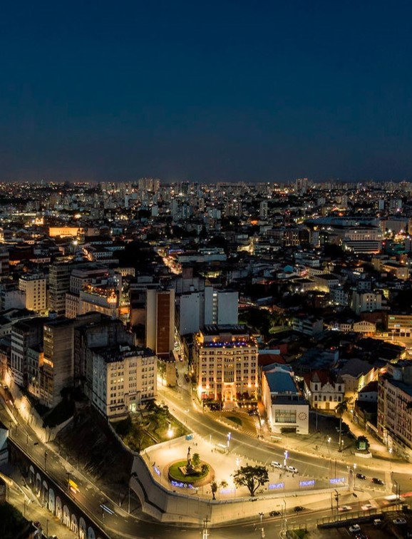 Passeio panorâmico de helicóptero